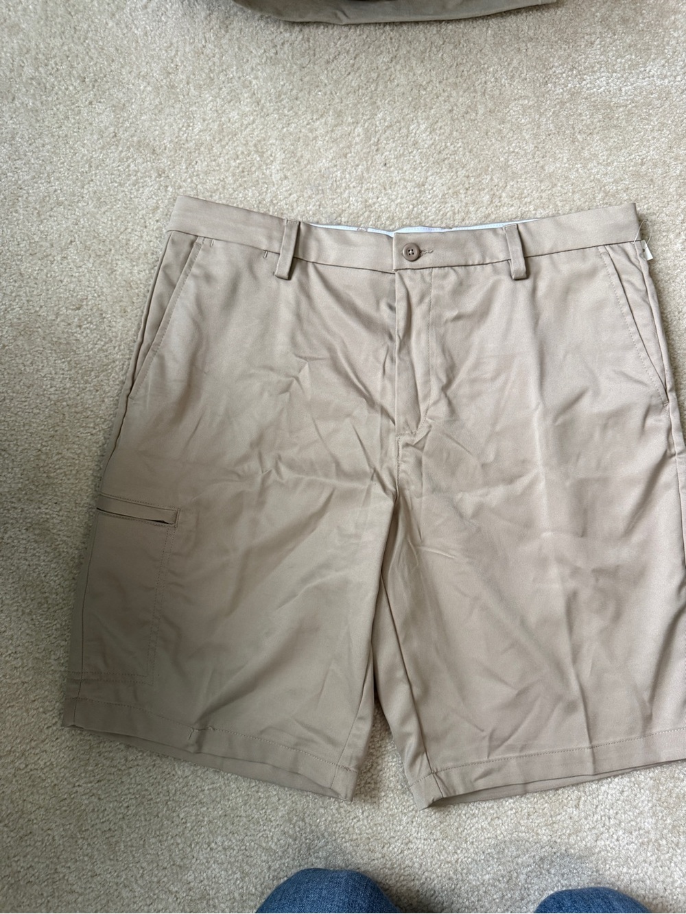 Amazon Essentials Men's Beige Cargo Shorts